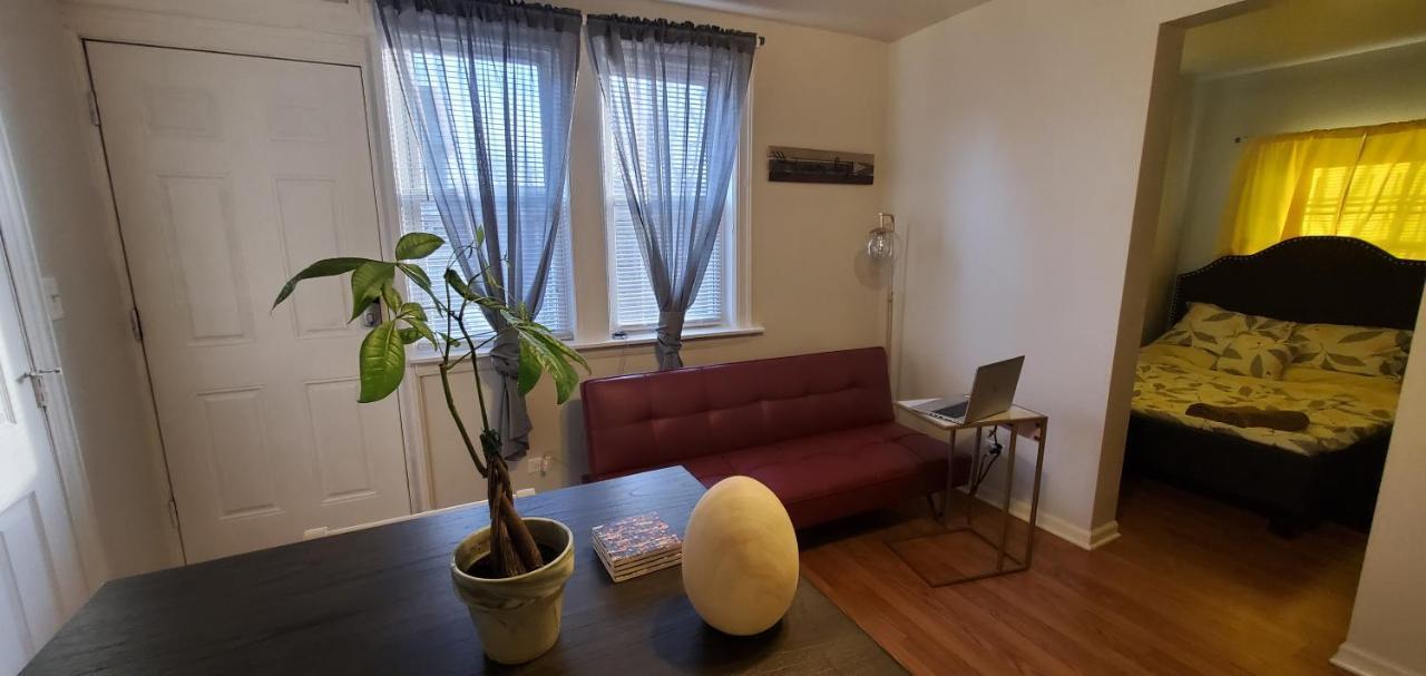 Cozy 1 Bedroom, 1 Min From Irving Park Blue Line, Free Parking Чикаго Экстерьер фото
