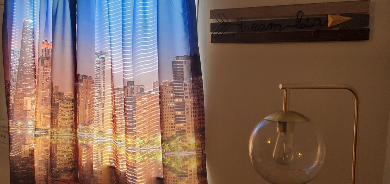 Cozy 1 Bedroom, 1 Min From Irving Park Blue Line, Free Parking Чикаго Экстерьер фото