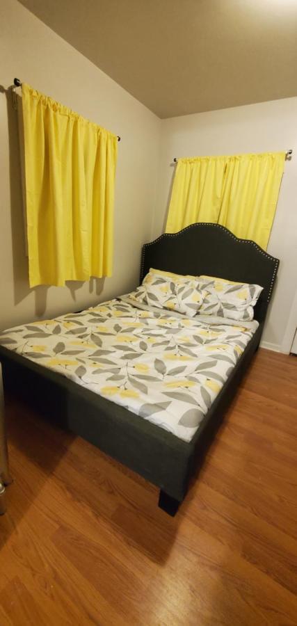 Cozy 1 Bedroom, 1 Min From Irving Park Blue Line, Free Parking Чикаго Экстерьер фото